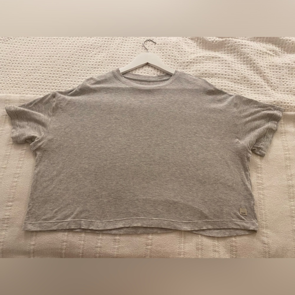 Vuori Oversized Ribbed Crop Top